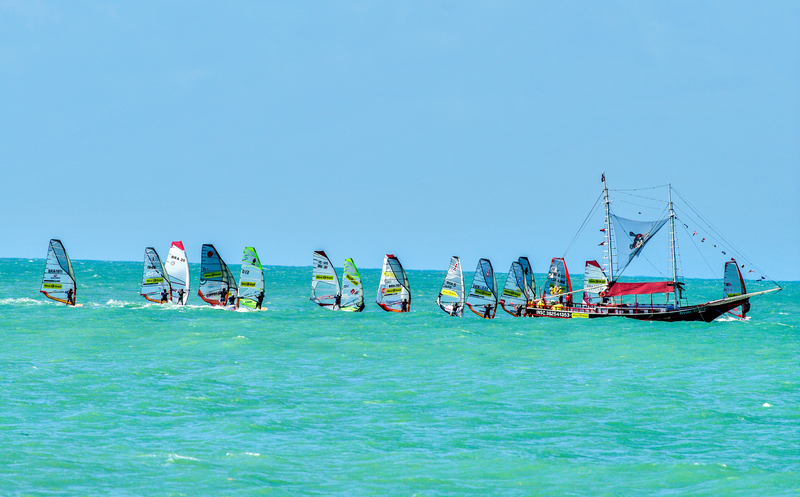 File:Windsurf em Fortaleza (2).png