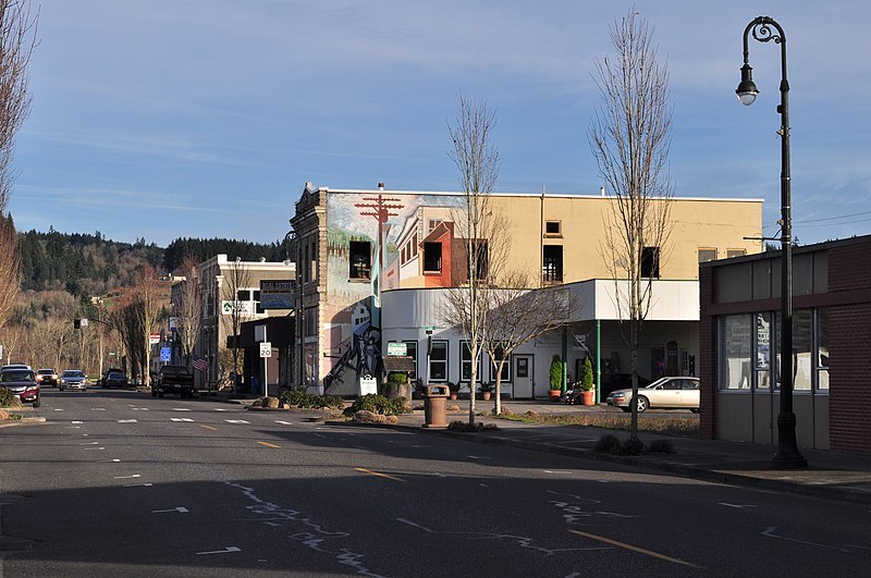 File:Woodland, WA - Davidson Ave 01.jpg