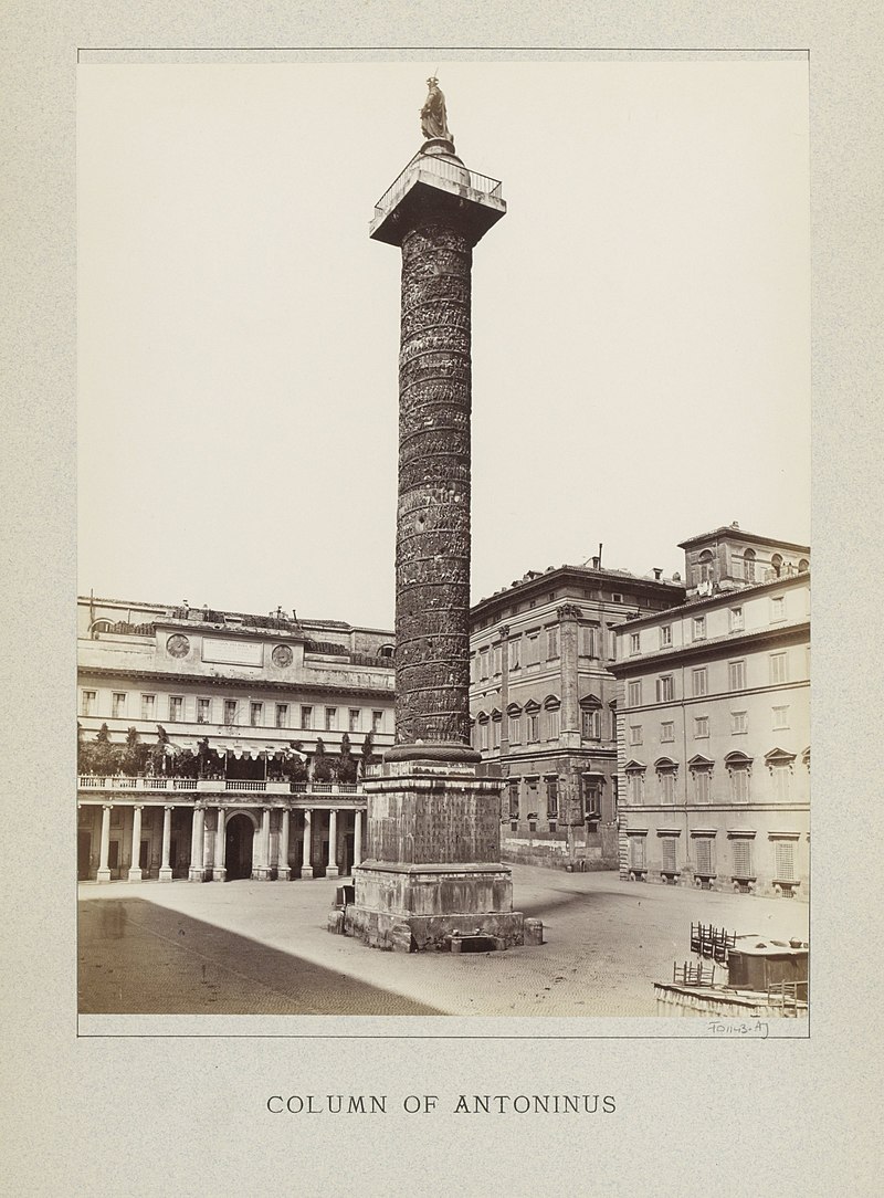 Zuil van Marcus Aurelius in Rome Column of Antoninus (titel op object), RP-F-F01143-AJ.jpg