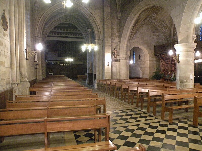 File:Église Saint-Denis de Neuilly-en-Thelle nef 1.JPG