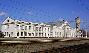 Вокзал з боку залізниці