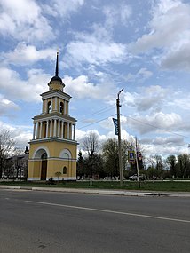 Воссозданная колокольня Троицкого монастыря.