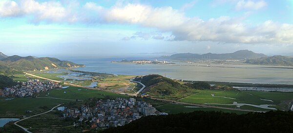 Image: 九龙山南望   Southward View from Jiulong Mountain   2015.08   panoramio