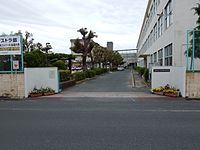 豊橋市立羽田中学校　校門