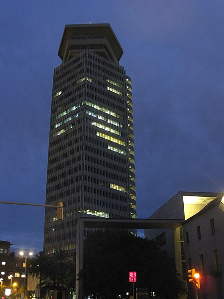 File:032 Torre Colón.jpg