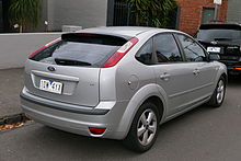 2006 Ford Focus (LS) LX 5-door hatchback (2015-06-18) 02.jpg