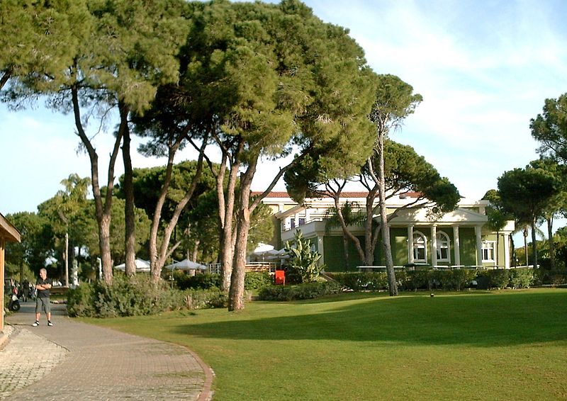 File:2010-11-21-Belek-Nobilis-15.JPG