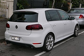 2011 Volkswagen Golf (5K MY12) GTI Edition 35 5-door hatchback (2015-07-14) 02