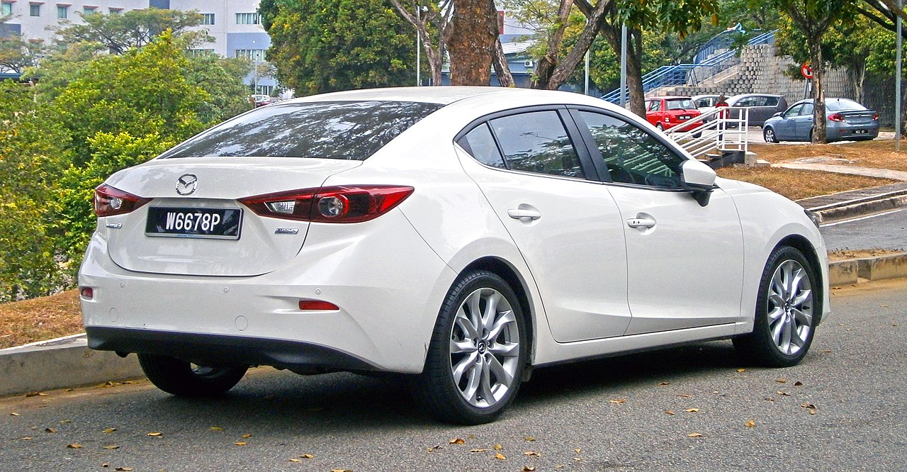 2014 Mazda 3 Sedan (BM) 2.0 SkyActiv (CBU) 4-door sedan (19518725478).jpg