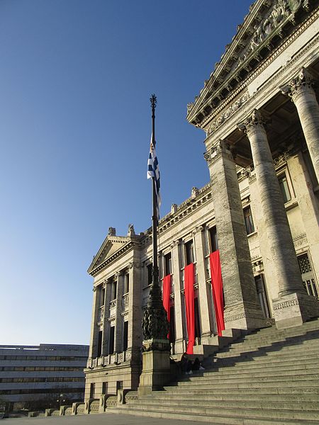 File:2016 fachadas de Montevido, Uruguay. Palacio Legislativo.jpg