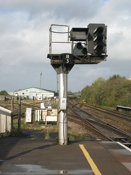 File:2017 at Bridgwater station - signal B3.JPG