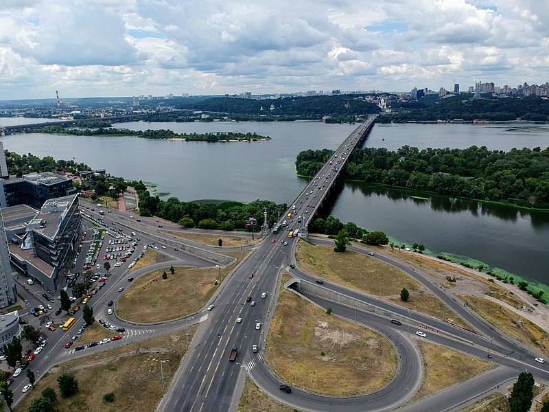 Файл:2019-07-12 Yevhen Paton Bridge.jpg