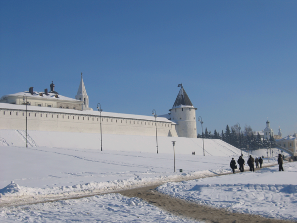 Казань в феврале. Казань Кремль зима. Казань Кремль зимой. Кремлевская Казань зимой. Казань Кремлёвская площадь зима.