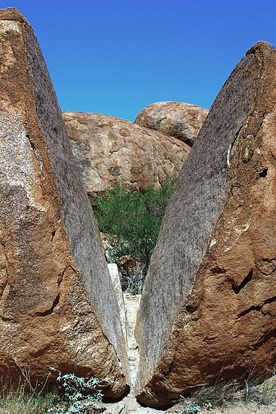 File:A185, Northern Territory, Australia, Devils Marbles Conservation Reserve, 2007.JPG