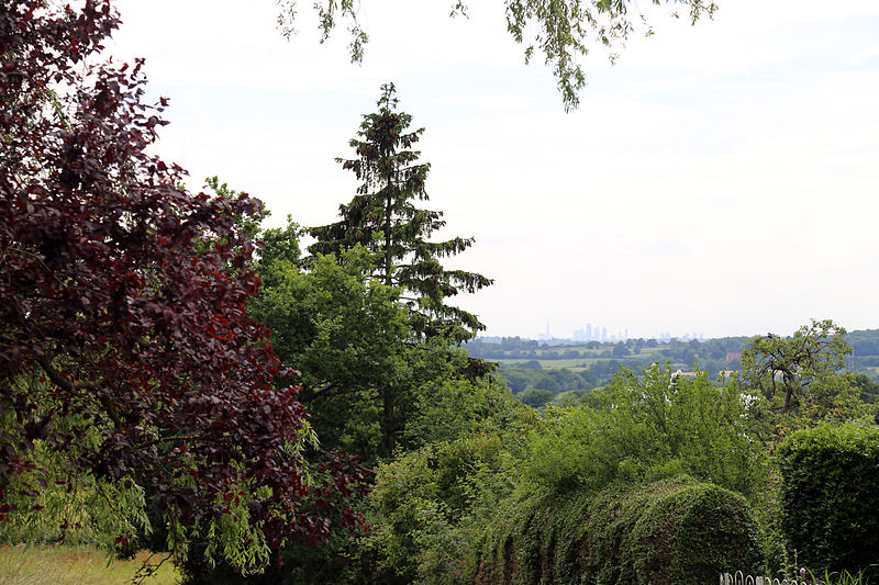 File:A view southwest towards the City of London from Theydon Mount Essex England.JPG