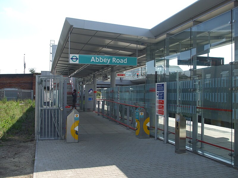 File:Abbey Road stn north entrance.jpg