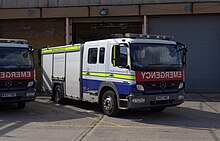 Prior to the implementation of blue lights and 'POLICE' livery, the vehicles were fitted with red and amber lights. Acton Works MMB 06 Emergency Response Unit.jpg