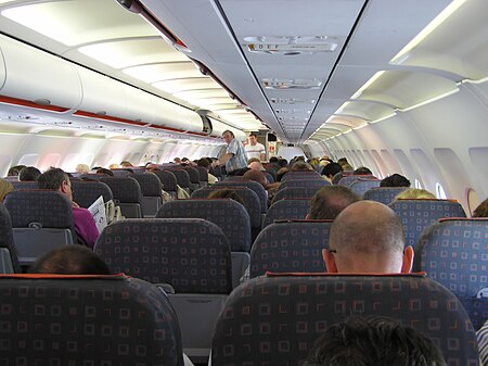 Tập_tin:Airbus.a319.easyjet.cabin.arp.jpg