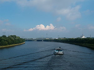 AmsterdamRijnKanaal 880.jpg