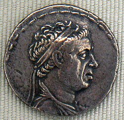 Сребърна монета на Ариарат III (Кабинет на медалите, Париж)