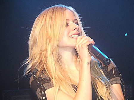 Tập_tin:Avril_Lavigne_Geneva_June_09_2005.jpg