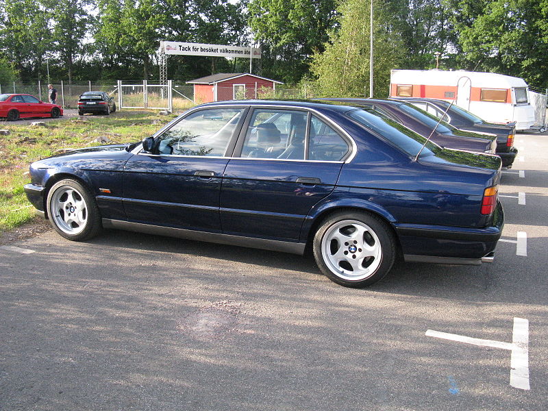 File:BMW M5 3.8 E34 (7707054076).jpg