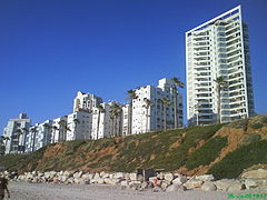 Uitzicht op Bat Yam vanaf de zee