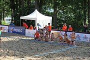 Deutsch: Beachhandball Europameisterschaften 2019 (Beach handball Euro); Tag 4: 5. Juli 2019 – Frauen, Viertelfinale, Niederlande-Griechenland 2:1 (25:12, 18:24, 7:6) English: Beach handball Euro; Day 4: 5 July 2019 – Quarter Final Women – Netherlands-Greece 2:1 (25:12, 18:24, 7:6)