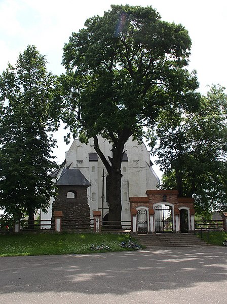 File:Belarus-Ishkaldz-Holy Trinity Church-2.jpg