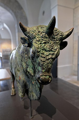 Besançon (Doubs) - Musée des Beaux-Arts et d'Archéologie - "Taureau d'Avrigney" (fin 1er siècle).jpg