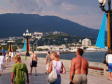 Boardwalk at Yalta Ukraine (3943047709).jpg