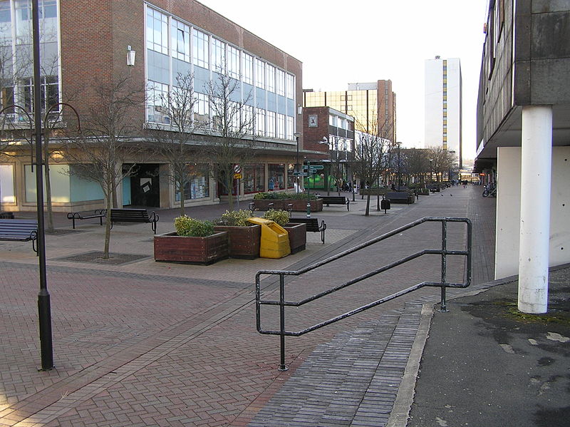 File:Bracknell, Town Centre (18JAN09) (18).jpg