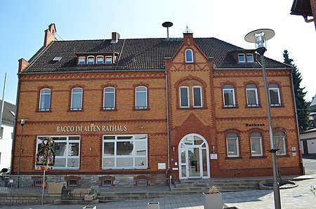 Bremthal, Schule und Rathaus