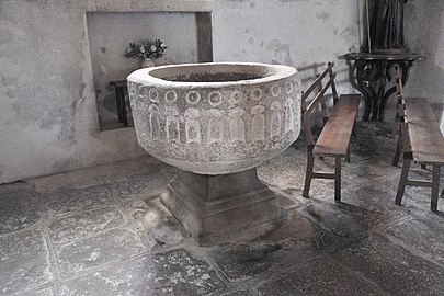 La cuve baptismale.