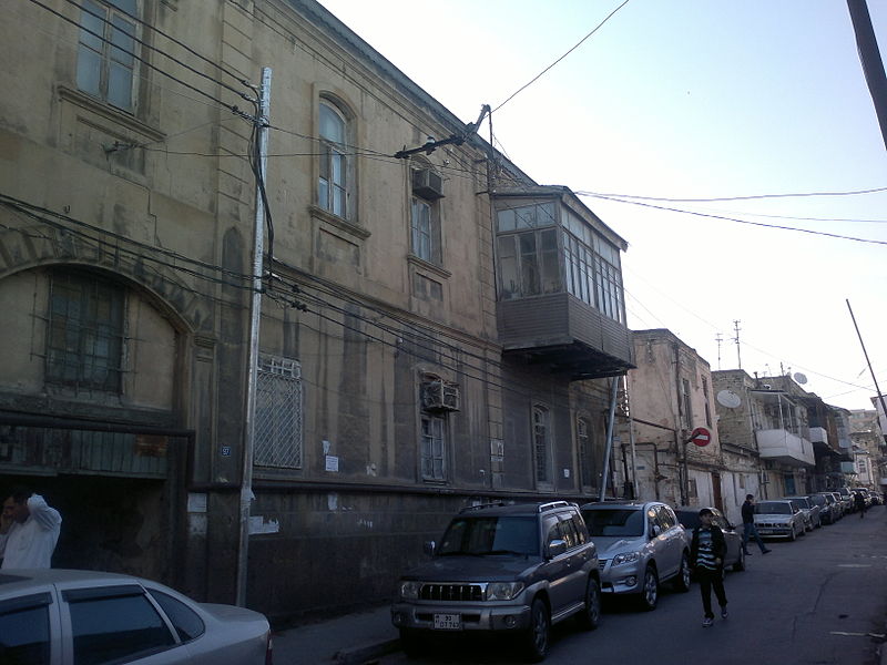 File:Building on 97 Murtuza Mukhtarov Street.jpg