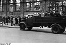 Schwarzmarkt am Anhalter Bahnhof