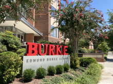 Connecticut Caddesi'ndeki Burke İşareti NW.png