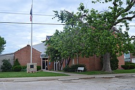 Calhoun County Courthouse, Hardin.jpg