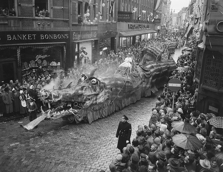 File:Carnaval Maastricht optocht, Bestanddeelnr 906-3194.jpg