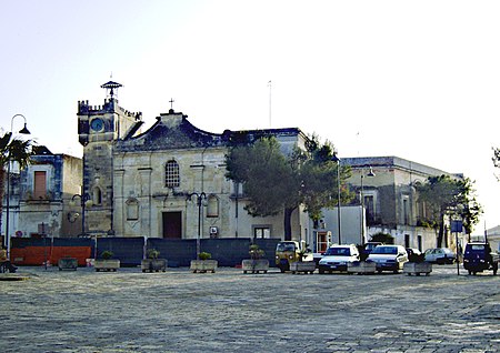 Carpignano Salentino piazza.JPG