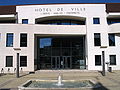 English: The town hall of Champs-sur-Marne, Seine-et-Marne, France. Français : L'hôtel de ville de Champs-sur-Marne, Seine-et-Marne, France