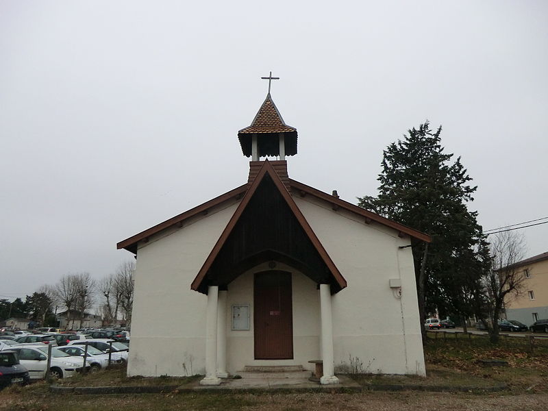 File:Chapelle du camp militaire de La Valbonne.JPG