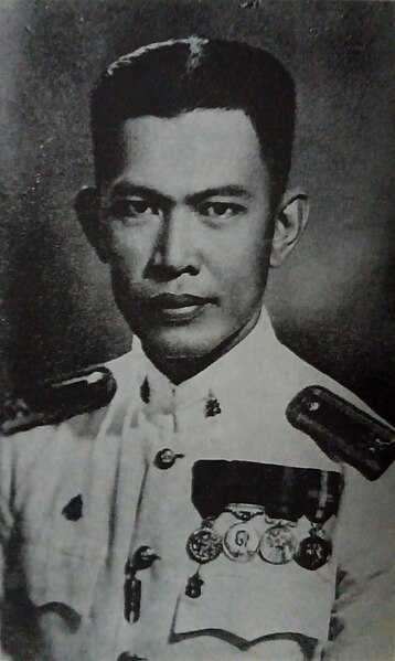 File:Chit Singhaseni.jpg