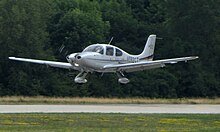 Cirrus SR20 landing