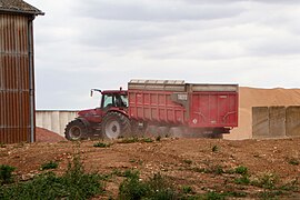 Les silos et la mise à l'abri des récoltes.