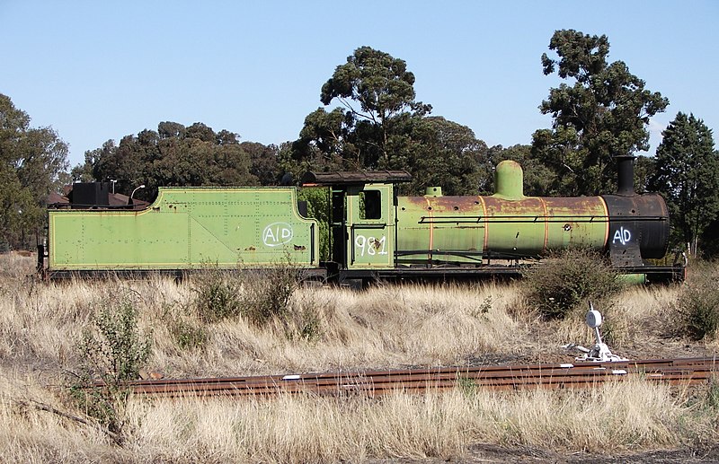 File:Class 7 no. 981 & Type ZE tender.jpg