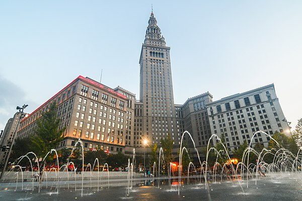 Включи здание. Terminal Tower Кливленд. Тауэр Сити Сентер. Тауэр Сити Кливленда. Тауэр Сити Сентер Огайо.