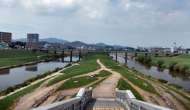 File:Confluence of Onga and Honami Rivers.jpg