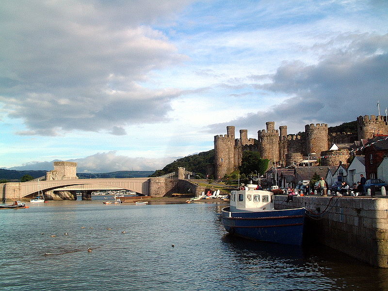 File:Conwy Castle and Bridges.jpg