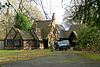 Cabaña en el bosque, Balcombe Road, Tinsley Green, Crawley.JPG